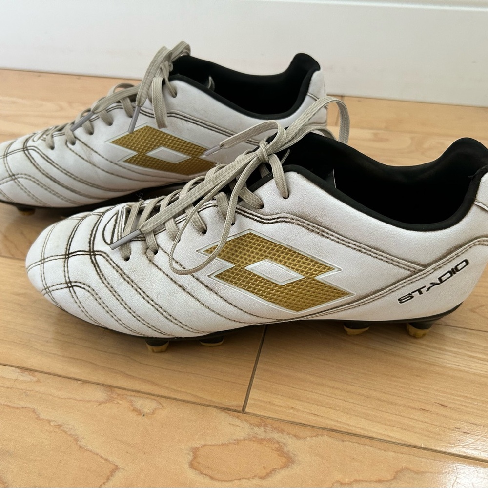 Soccer cleats size 7